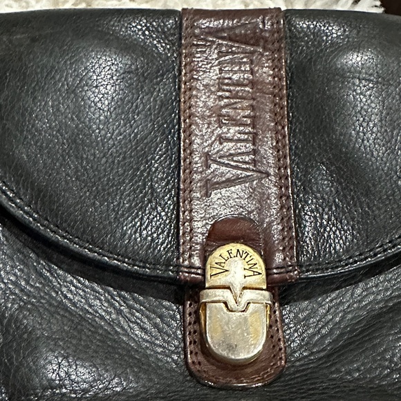 Valentina Classic Black and Brown Italian Leather Crossbody Bag, Vintage - Picture 5 of 12